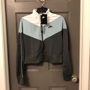 Women’s Nike cropped jacket NWT
